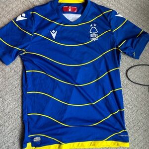Nottingham Forest soccer jersey youth L